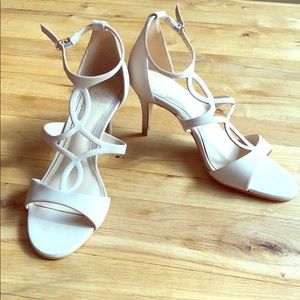 VINCE CAMUTO • Payto Sandal • Nude Leather